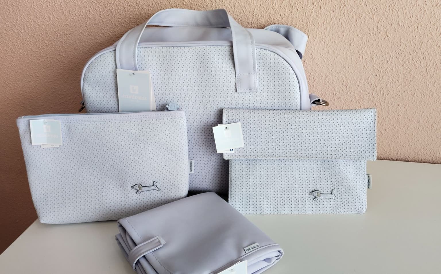 CONJUNTO DE BOLSO MATERNAL + CAMBIADOR, NECESER Y PORTADOCUMENTOS